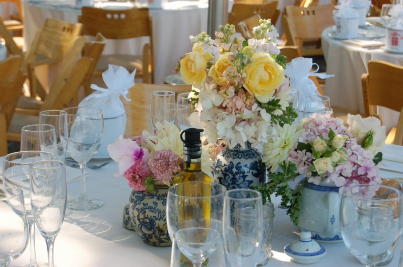 floral arrangement in white and yellow